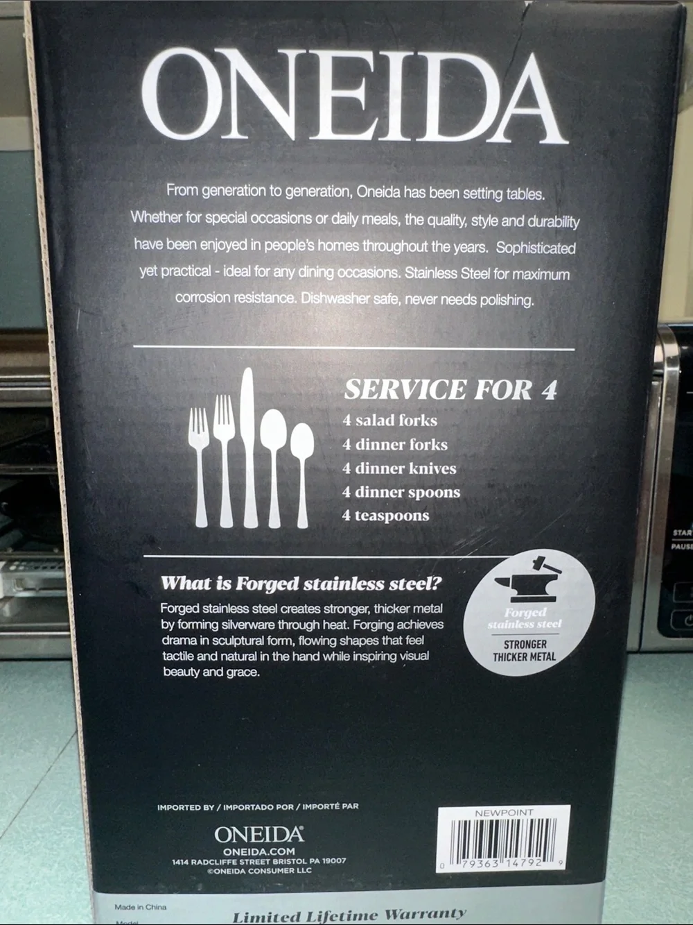 Oneida Newpoint 20-Piece Flatware Set in Polished Silver Finish Stainless Steel